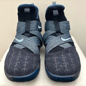 Men’s Nike LeBron Zoom Soldier 12